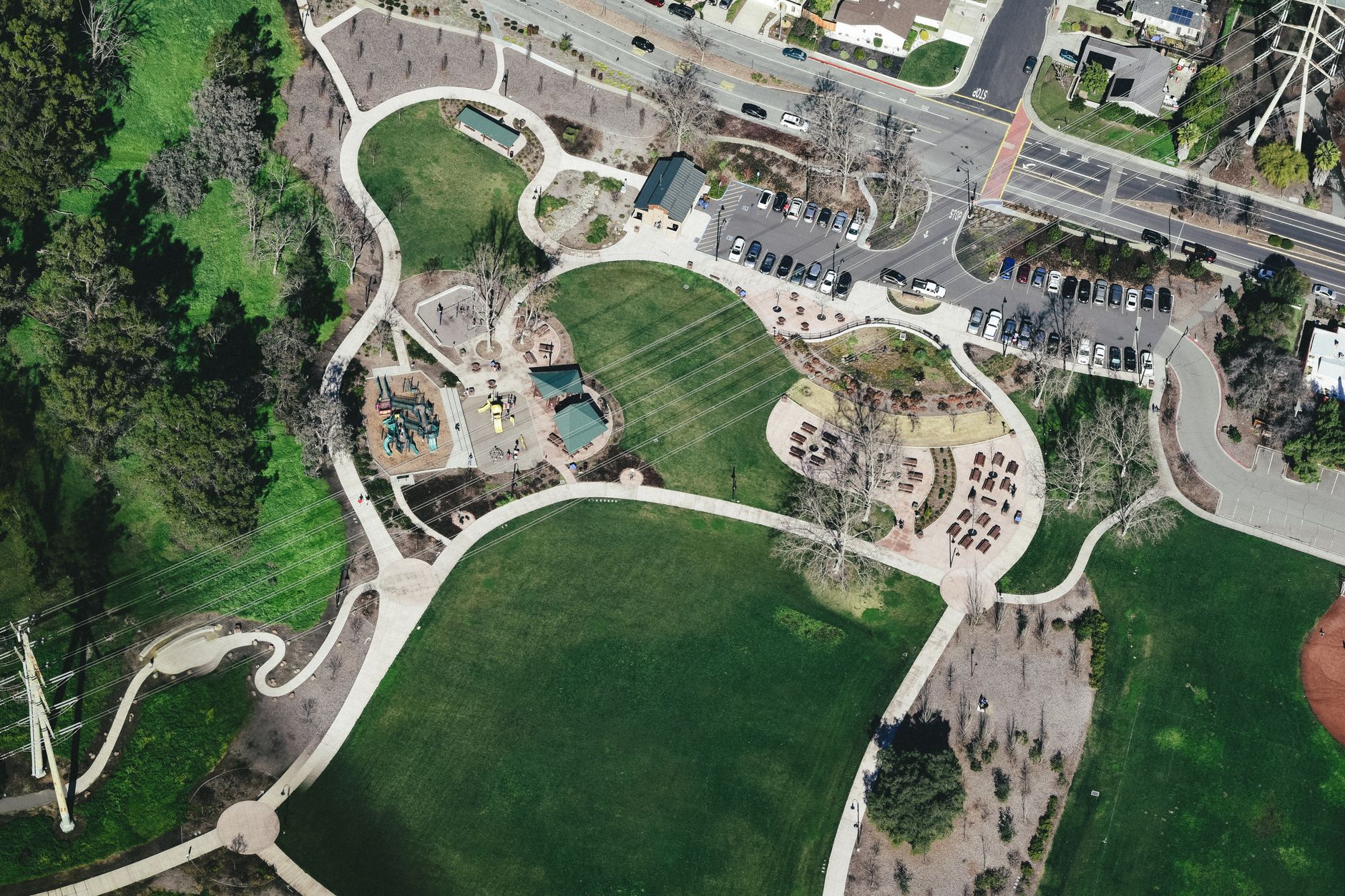 A green suburban park on the South Shore in Boucherville, the setting for the free Sébastien Lareau tennis courts