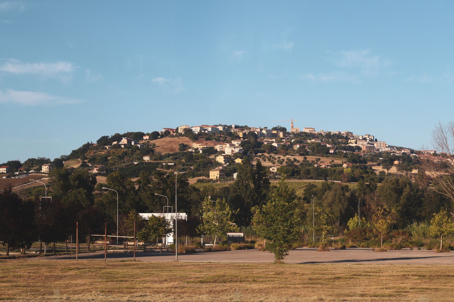 A green South Orange County setting near Aliso Viejo, representative of the Laguna Niguel Racquet Club area where V&V Tennis Academy trains