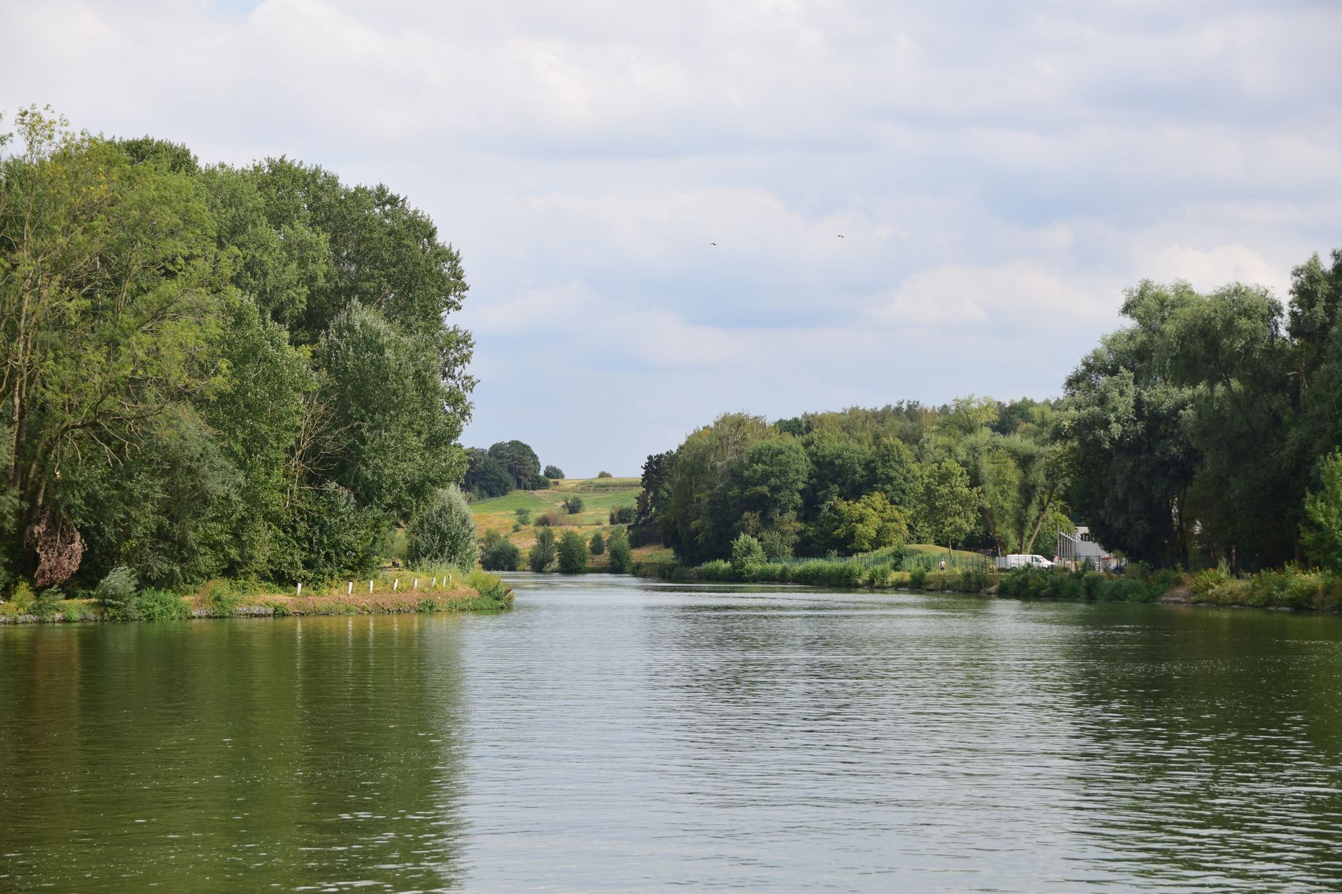 The St. Lawrence riverfront around Île des Sœurs in Verdun, Montreal, representative of the island setting where Tennis Île des Sœurs trains its players